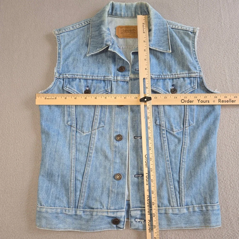 Levi Strauss Denim Vest Youth 16 Light Wash Orange Tab 70704-0613 Vintage USA